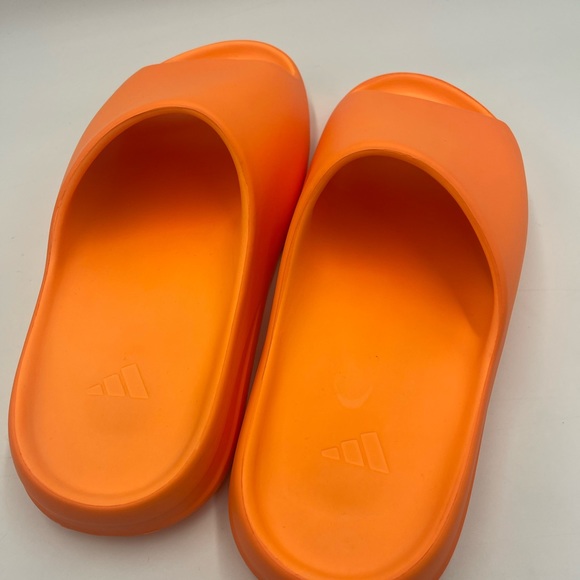 Yeezy Slides Enflame Orange